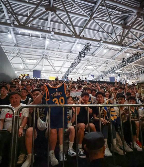 库里社媒晒, jpg