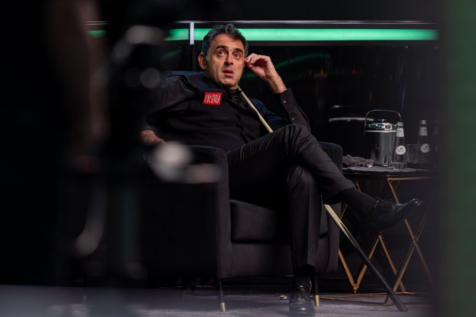 用两杆, 他主动休战, Hits