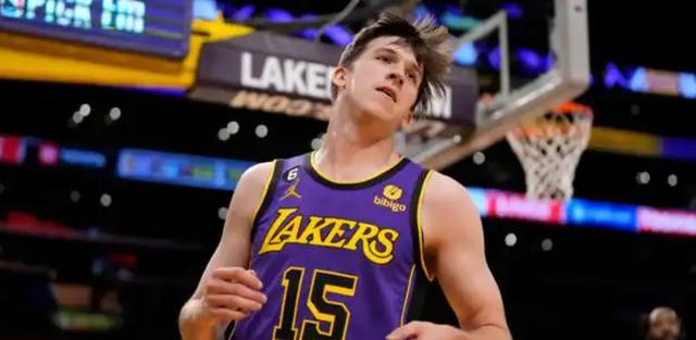 雷迪克盛赞, cj, 搁浅